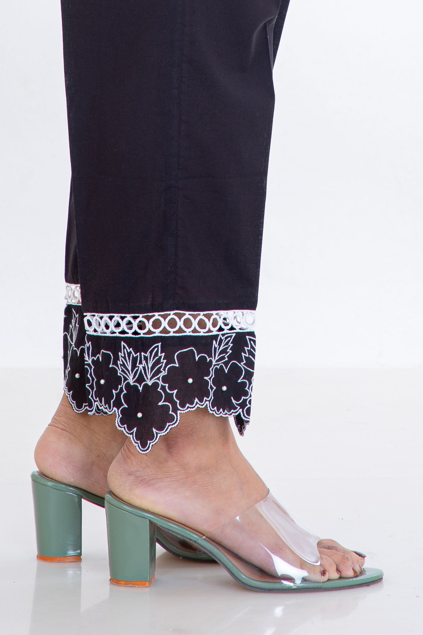 Black Floral Embroidered Pants-shopsneh